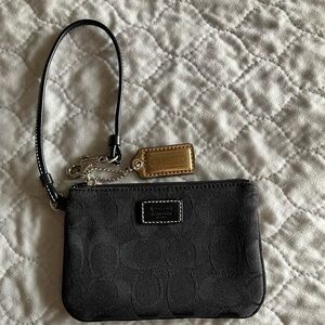 EUC Coach Black Signature Canvas Zip Top Wristlet with Tag No callouts